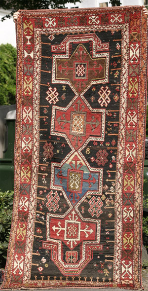 Fachralo double niche design long rug, last quarter 1900—click to see enlarged view