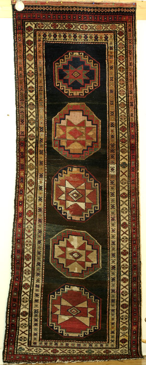 Patchy medallion kurd - click to see enlarged view